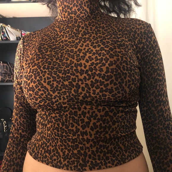 CHEETAH PRINT TOP - Picture 1 of 1